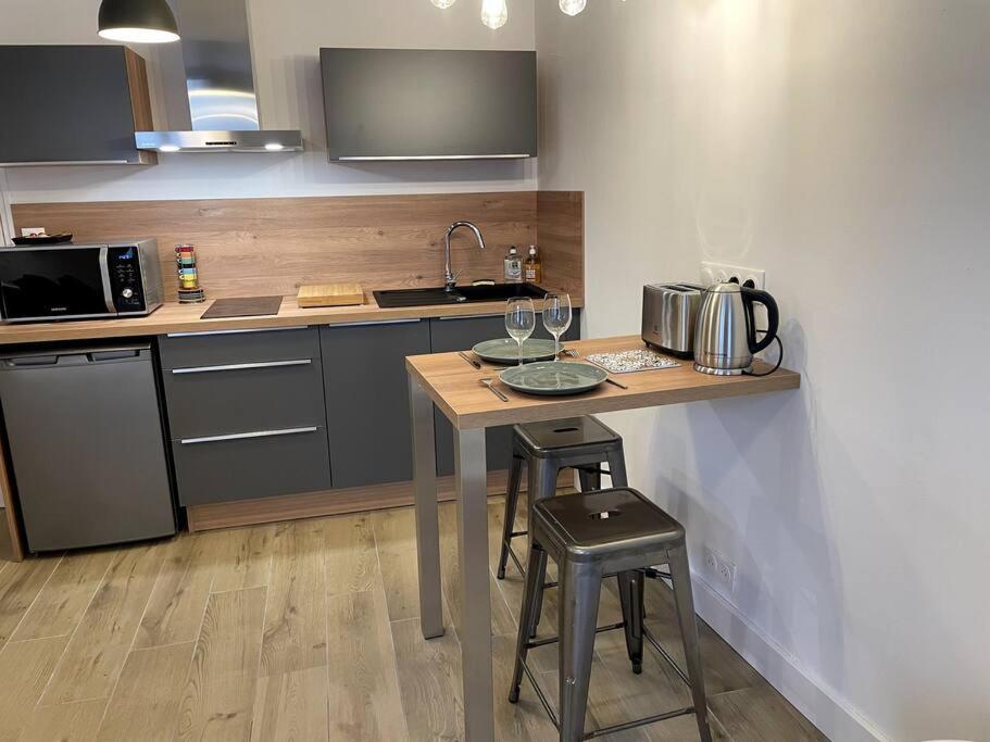 Alp Chartres - Cosy Studio Au Coeur De Chartres Avec Parking Exteriör bild